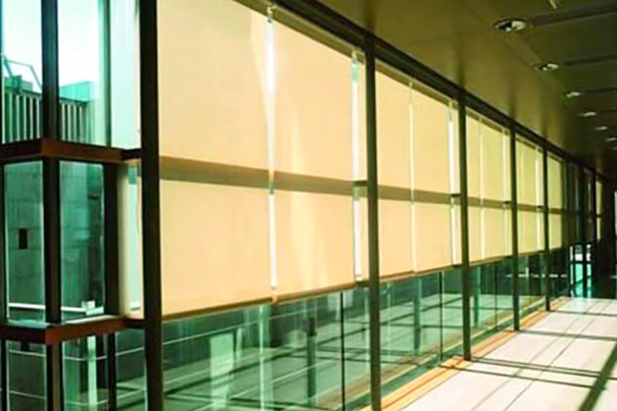 UV odolná pružná PVC zatemňovací ohnivzdorná záclonová látka - pro domácnost, kancelář, veřejné prostory